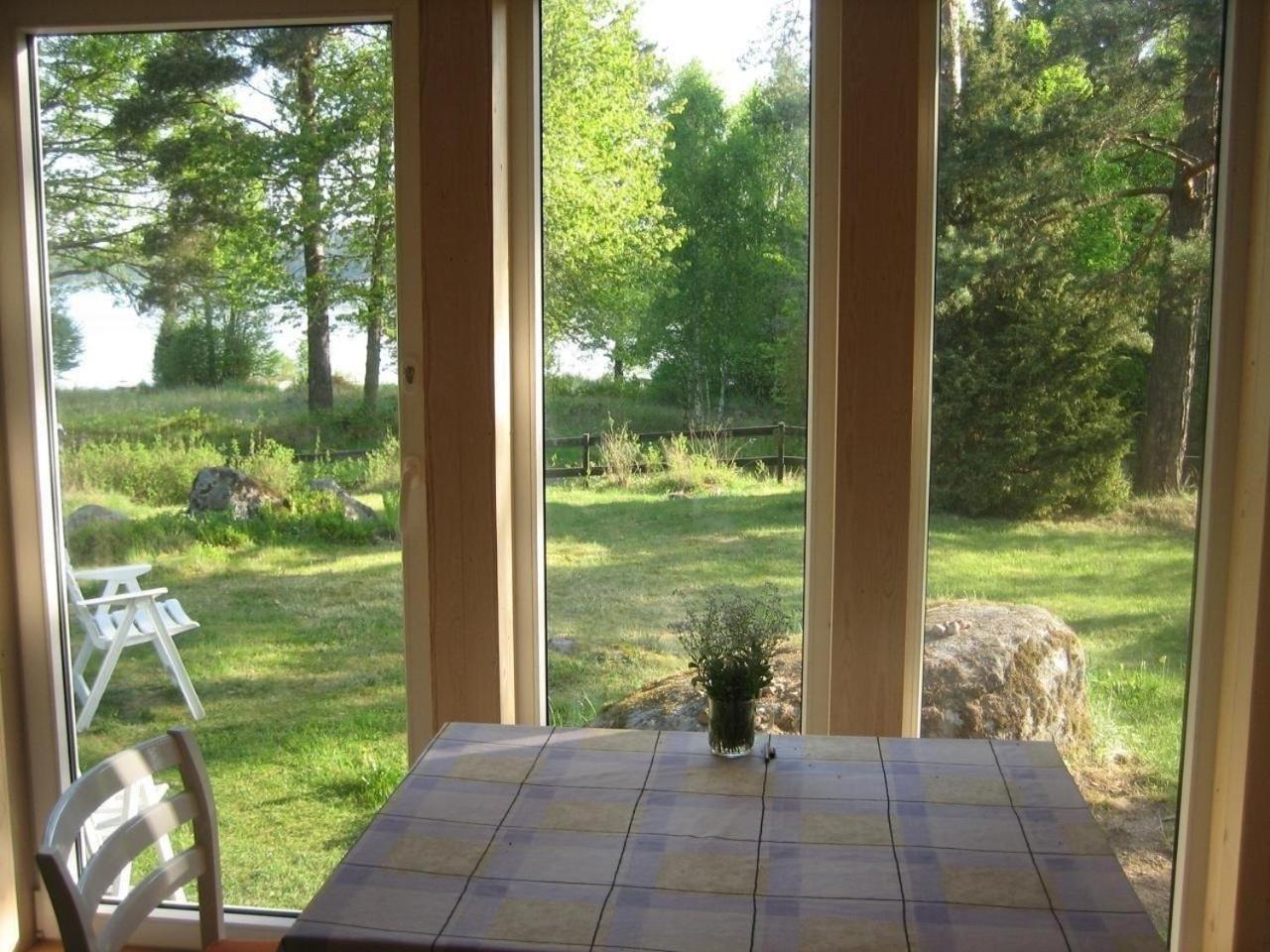 Ferienhaus In Malilla Boote Sauna See Екстер'єр фото